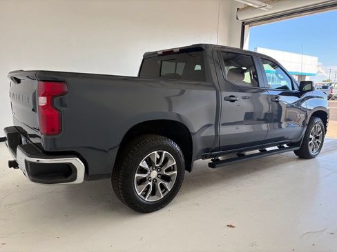 Used 2022 Chevrolet Silverado 1500 LT AWD/4WD image 23
