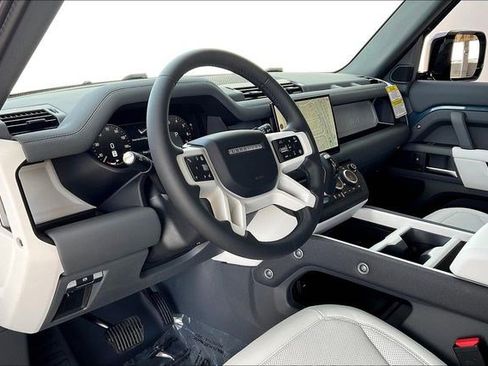 New 2025 Land Rover Defender 110 S AWD/4WD image 7