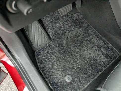 Used 2023 Buick Envision Avenir image 28