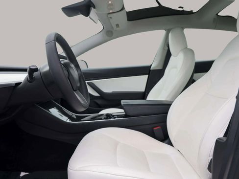 Used 2020 Tesla Model 3 Standard Range Plus image 18