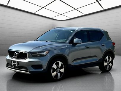 Used 2019 Volvo XC40 T5 Momentum