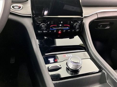 New 2025 Jeep Grand Cherokee Limited w/ Black Appearance Package image 7