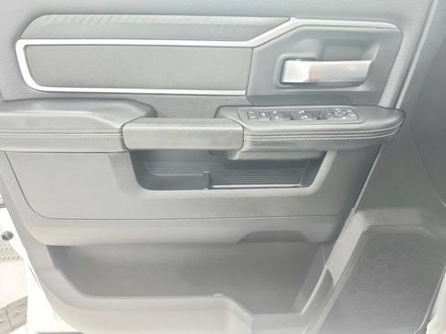 Used 2025 RAM 2500 Big Horn AWD/4WD image 33