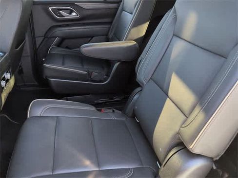 Used 2021 GMC Yukon SLT w/ SLT Luxury Package image 20