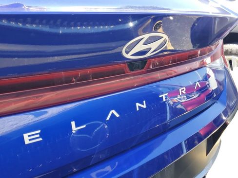 Used 2025 Hyundai Elantra SEL FWD image 29