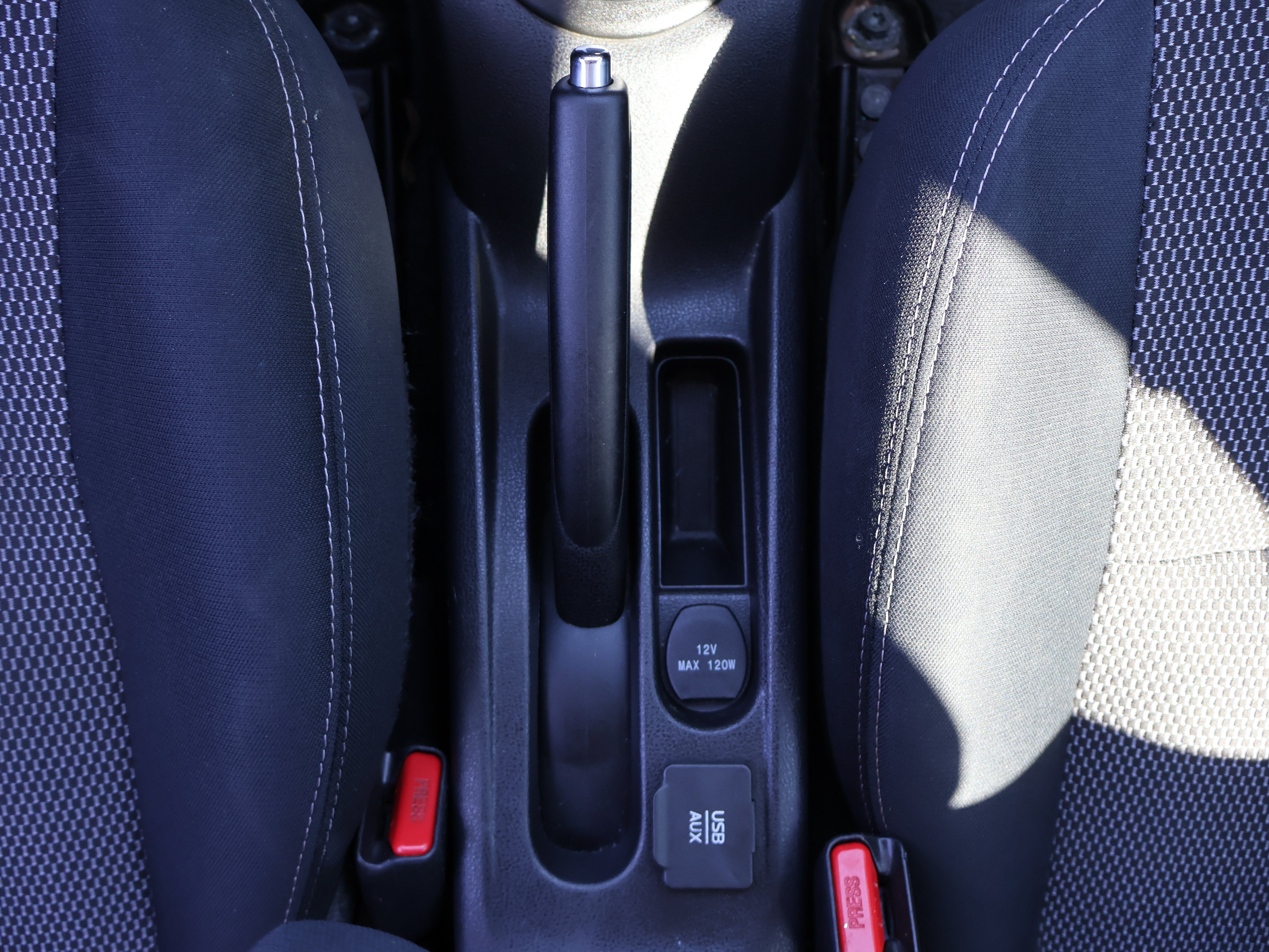 Used 2015 Nissan Versa SV FWD image 15