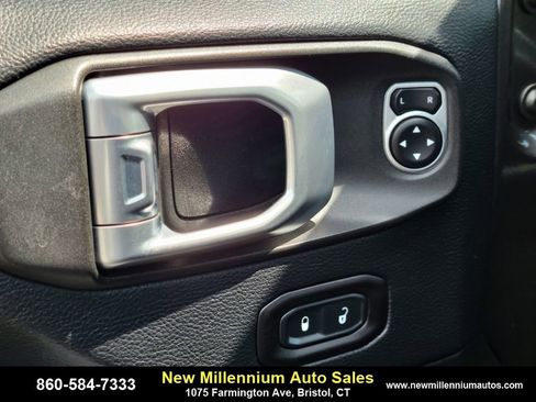 Used 2019 Jeep Wrangler Unlimited Sahara w/ Dual Top Group image 17