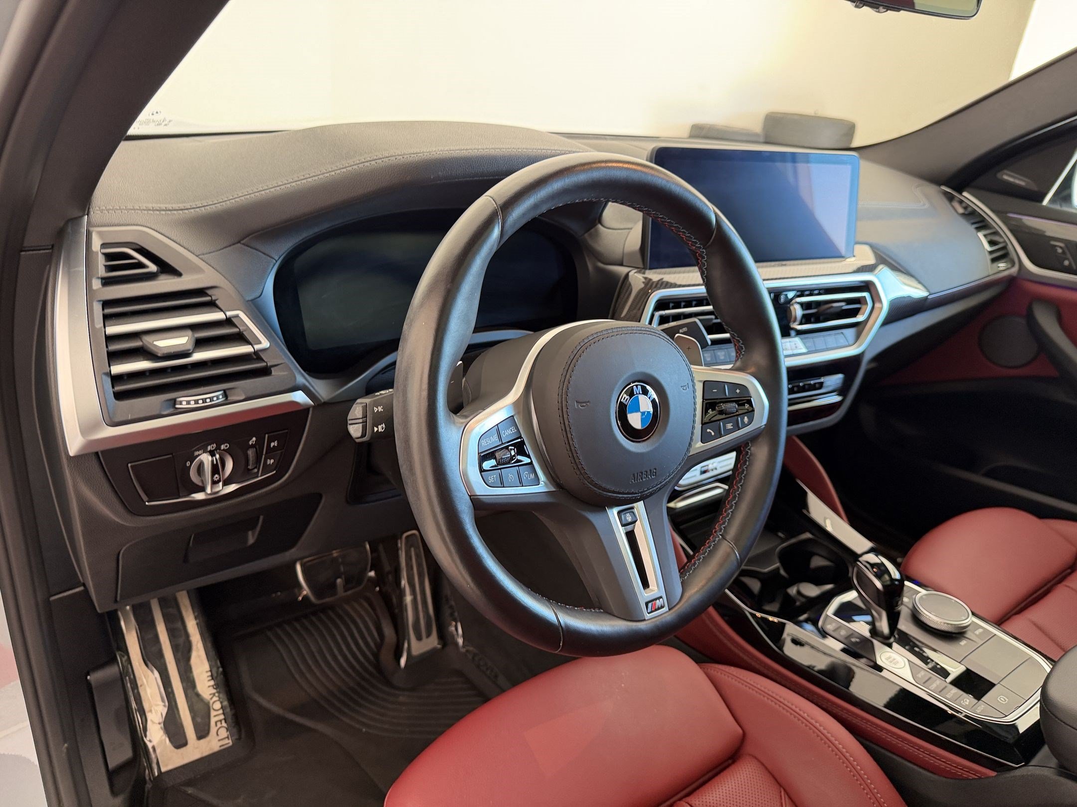 Certified 2024 BMW X4 M40i w/ Premium Package AWD/4WD image 4