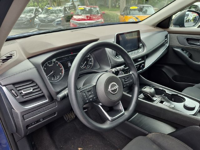 Used 2023 Nissan Rogue S AWD/4WD image 10
