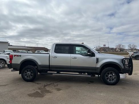 Used 2019 Ford F250 Lariat w/ Chrome Package image 9