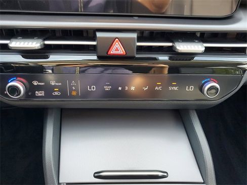 New 2026 Kia Sportage EX w/ EX Panoramic Sunroof Package image 34