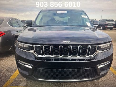 Used 2023 Jeep Grand Cherokee Limited image 2