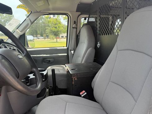 Used 2007 Ford E-250 and Econoline 250 RWD image 10