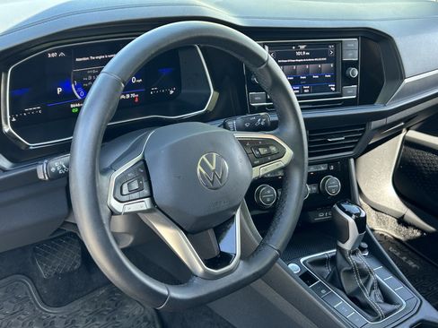Used 2024 Volkswagen Jetta SE w/ Panoramic Sunroof Package FWD image 27