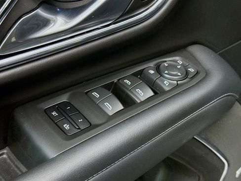 Used 2022 Chevrolet Tahoe LT w/ Luxury Package image 20