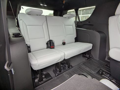 New 2026 Chevrolet Suburban Premier w/ Sun And Tow Package AWD/4WD image 12