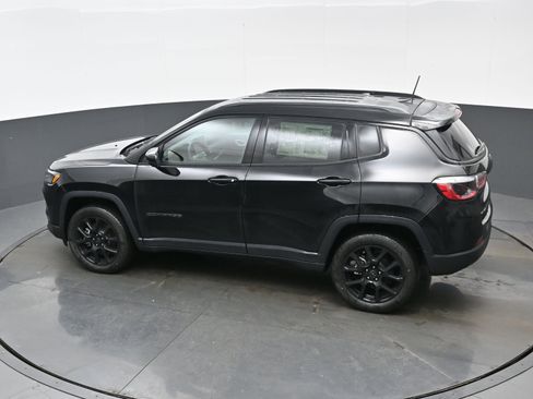 New 2026 Jeep Compass Latitude AWD/4WD image 22