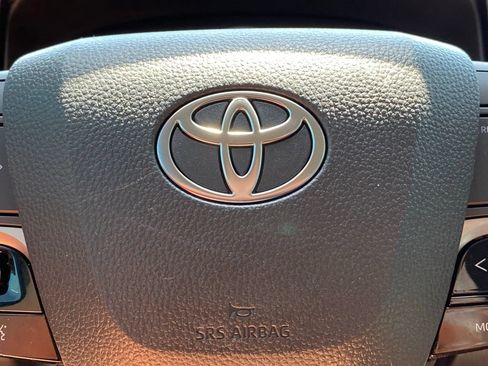 Used 2025 Toyota Camry LE w/ Convenience Package FWD image 17