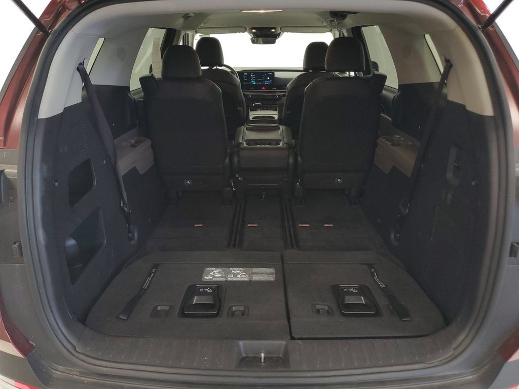 Used 2025 Kia Carnival FWD image 25