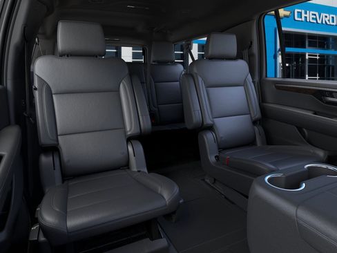 New 2026 Chevrolet Suburban Z71 w/ Comfort Package image 17