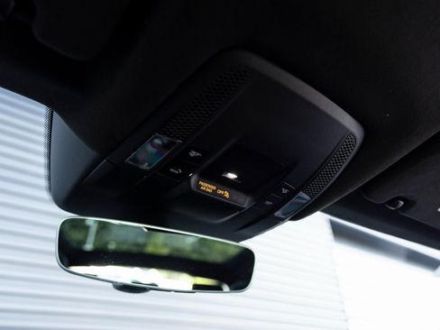 Used 2025 Porsche Taycan GTS image 19