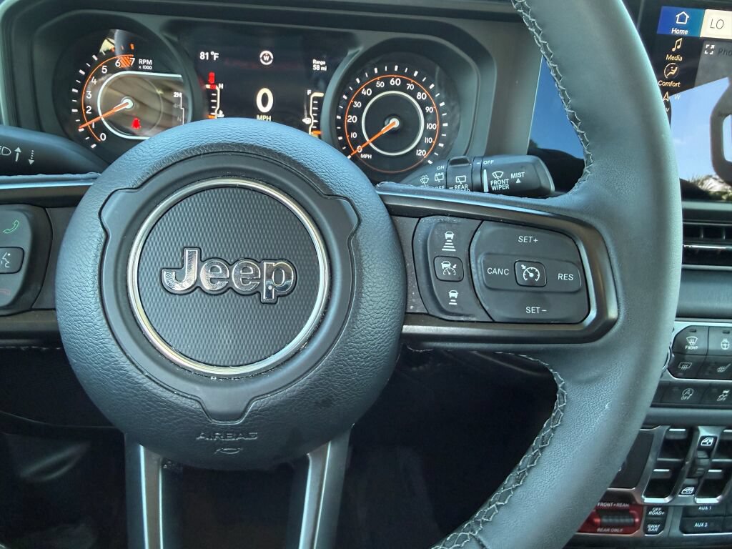 Used 2026 Jeep Wrangler Unlimited Rubicon w/ Technology Group AWD/4WD image 16