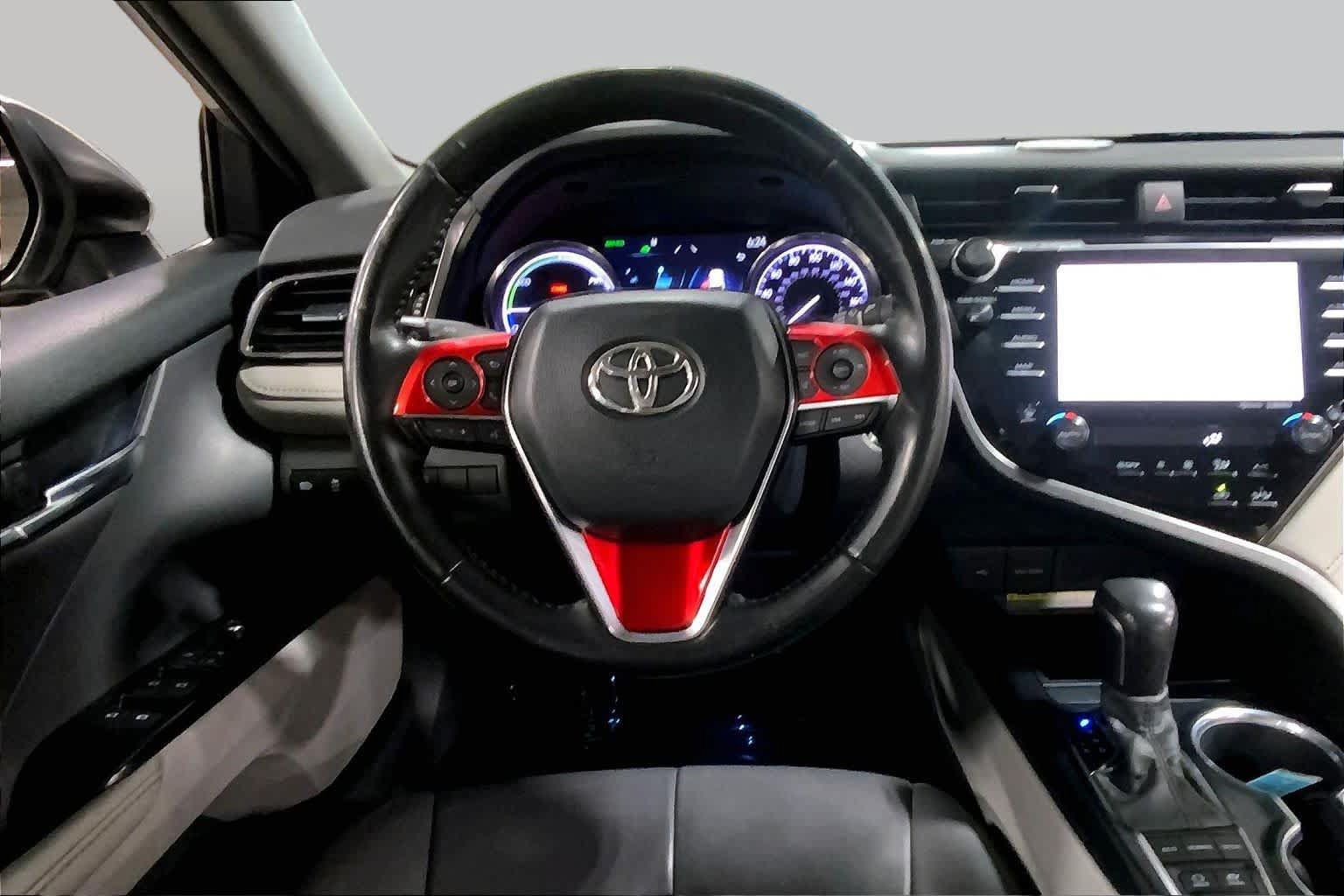 Certified 2020 Toyota Camry XLE FWD image 6