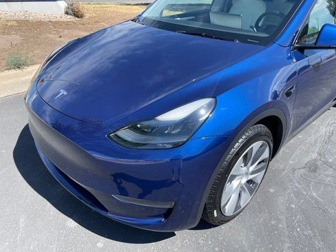 Used 2024 Tesla Model Y Long Range AWD/4WD image 22