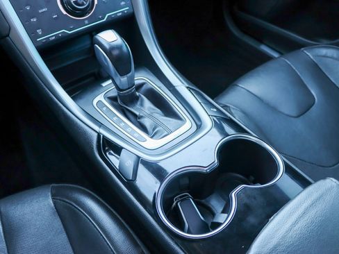 Used 2015 Ford Fusion SE image 39