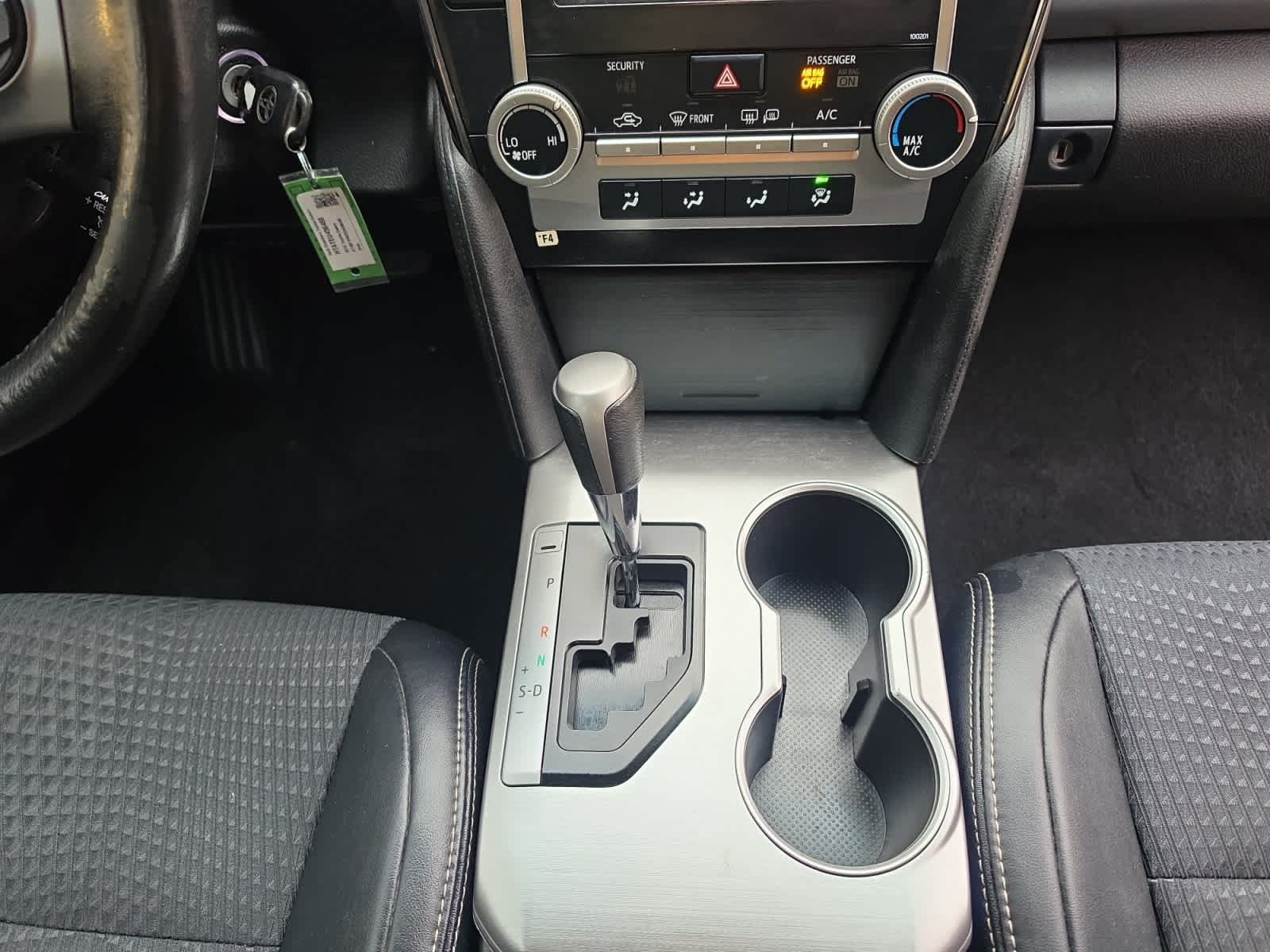Used 2014 Toyota Camry SE FWD image 16