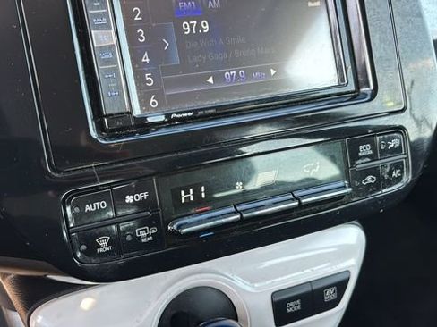 Used 2016 Toyota Prius Two image 20