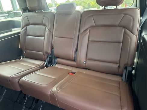 Certified 2026 Lincoln Navigator Reserve AWD/4WD image 17