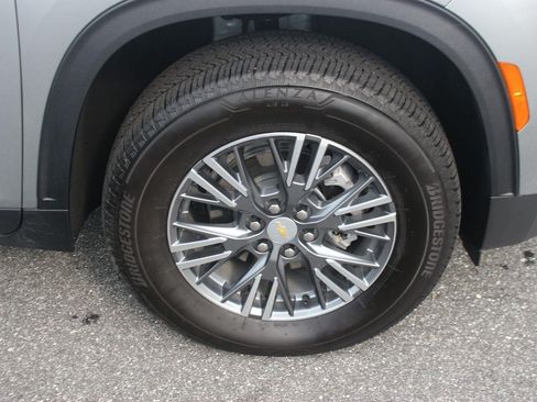 Used 2026 Chevrolet Traverse LT w/ Driver Confidence Package AWD/4WD image 40