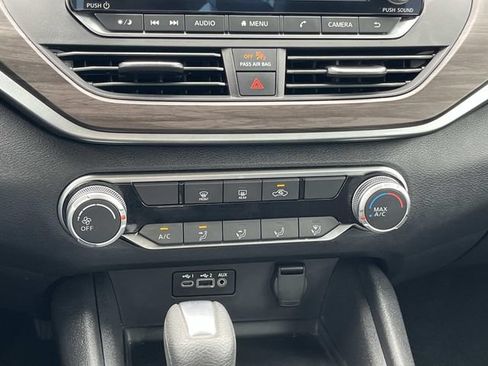 Used 2025 Nissan Altima 2.5 SV FWD image 30