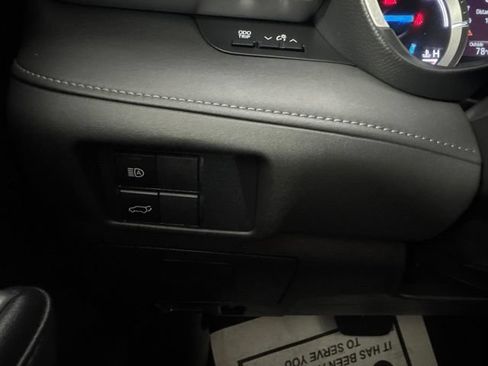 Used 2021 Toyota Highlander XLE AWD/4WD image 21