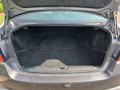 Used 2018 Subaru Legacy 2.5i Limited AWD/4WD image 5