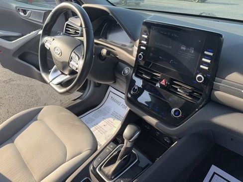 Used 2022 Hyundai Ioniq SE image 22