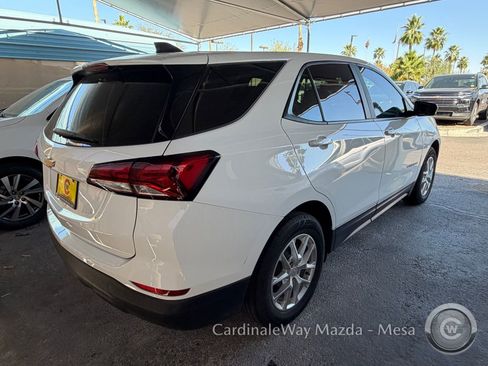 Used 2022 Chevrolet Equinox LS image 2