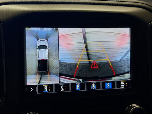 Used 2023 GMC Sierra 3500 Denali image 16