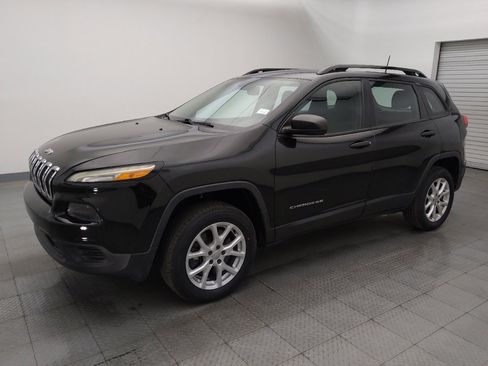 Used 2016 Jeep Cherokee Sport image 2
