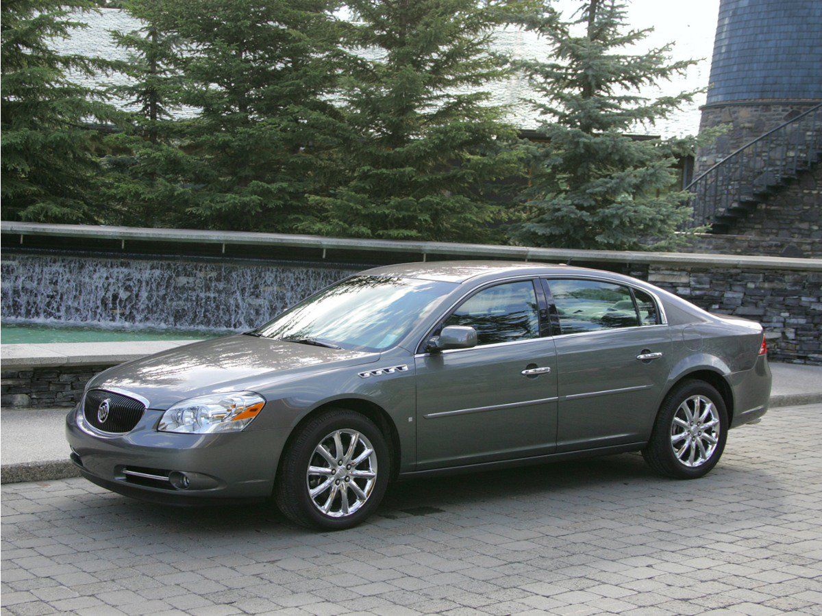 Used 2009 Buick Lucerne CXL FWD image 2