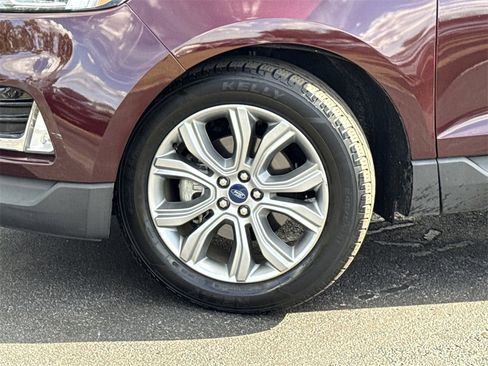 Used 2019 Ford Edge Titanium image 49