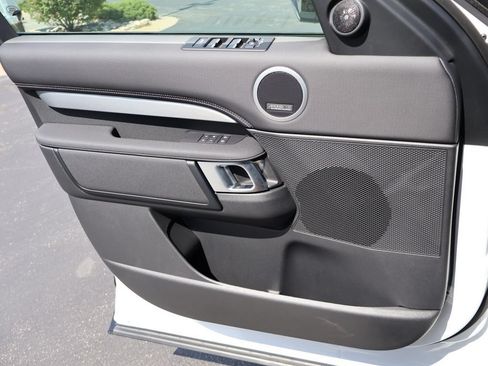 New 2026 Land Rover Discovery Limited Edition AWD/4WD image 36