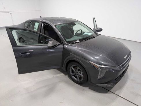 Certified 2025 Kia K4 LXS image 16