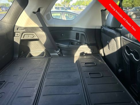 Used 2024 Honda Pilot Touring image 5