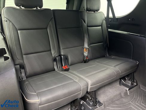 Used 2023 GMC Yukon XL SLT image 23