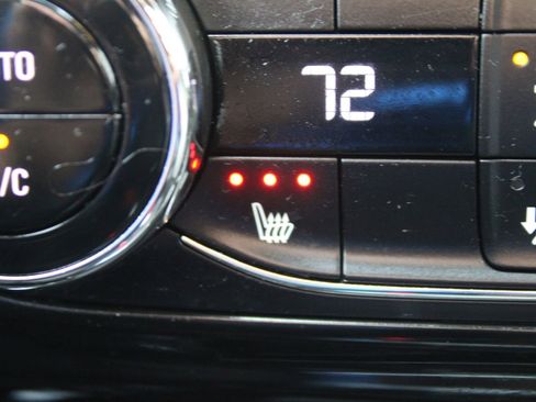 Used 2024 Chevrolet Trax RS image 36