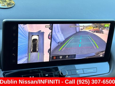 Used 2024 Nissan Rogue SL AWD/4WD image 28