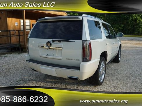 Used 2014 Cadillac Escalade Premium RWD image 45