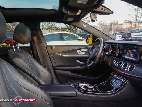 Used 2017 Mercedes-Benz E 400 4MATIC Wagon image 33